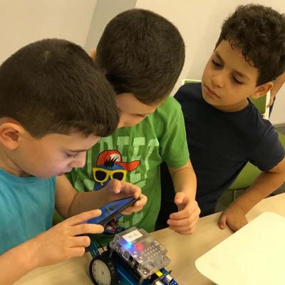 4 Robotics For Kids 1300x800
